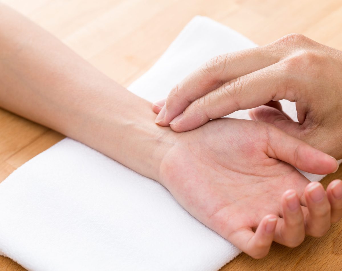 Chinese therapy for diagnose pulse of patient